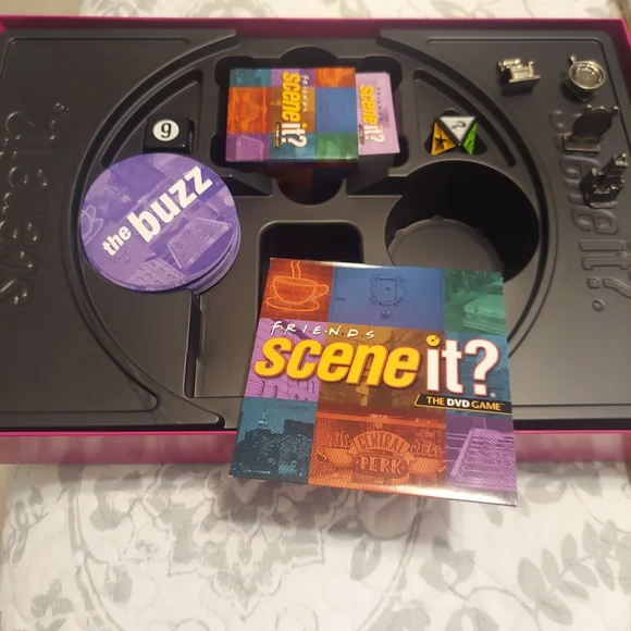 FRIENDS Scene It? Trivia Game - Vibrant Purple Edition - Picture 3 of 4
